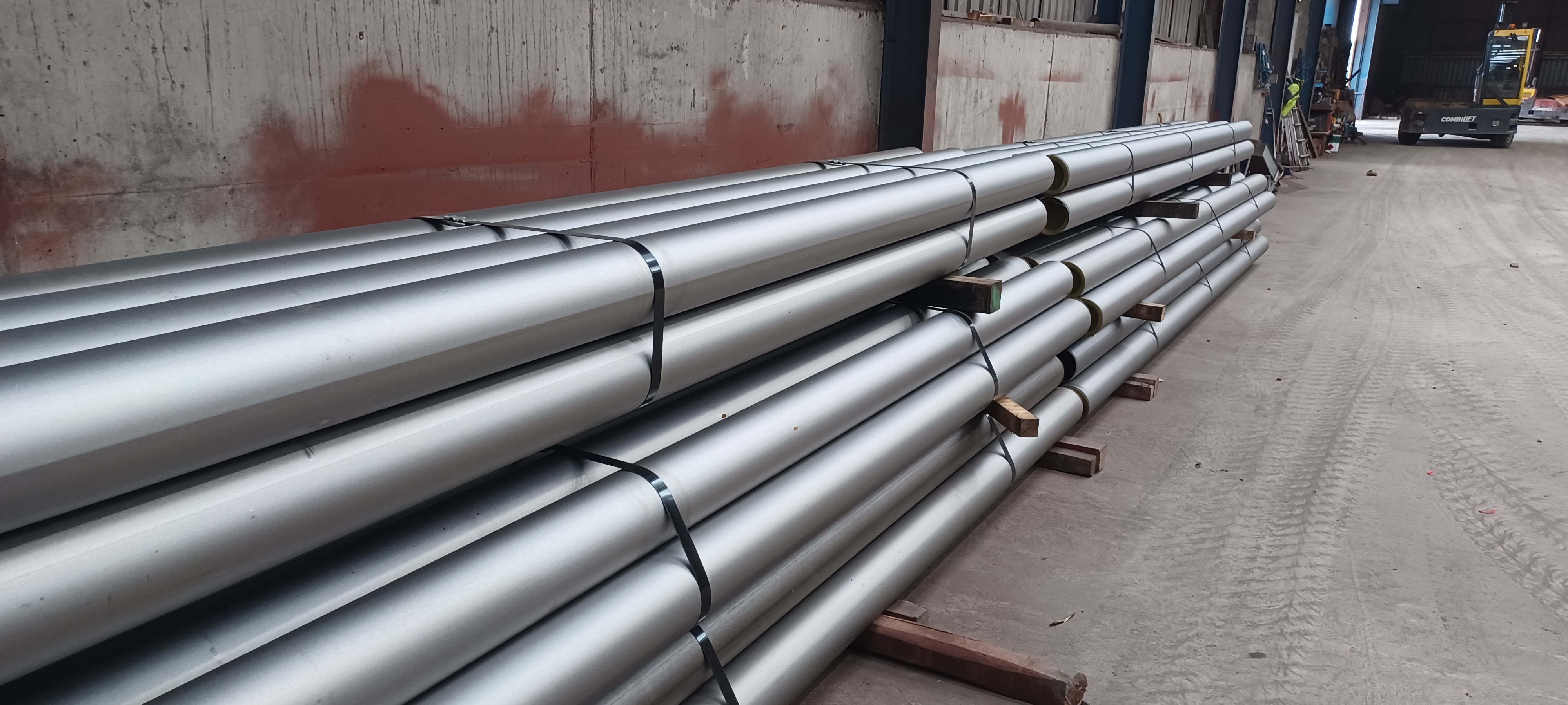Pipe shot blasting